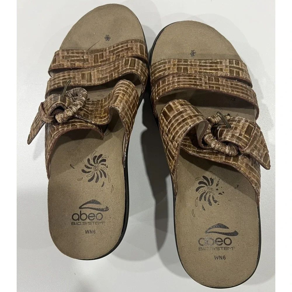 Abeo Biosystem Women's 6 N Dorin Textured Buckle Strap Wedge Sandals Shoes Brown